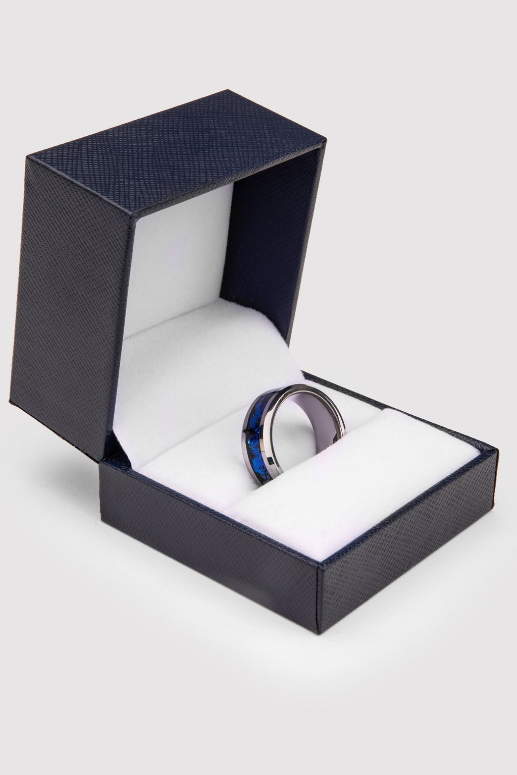 Enigmatic aurora ring - Saviero De Silva